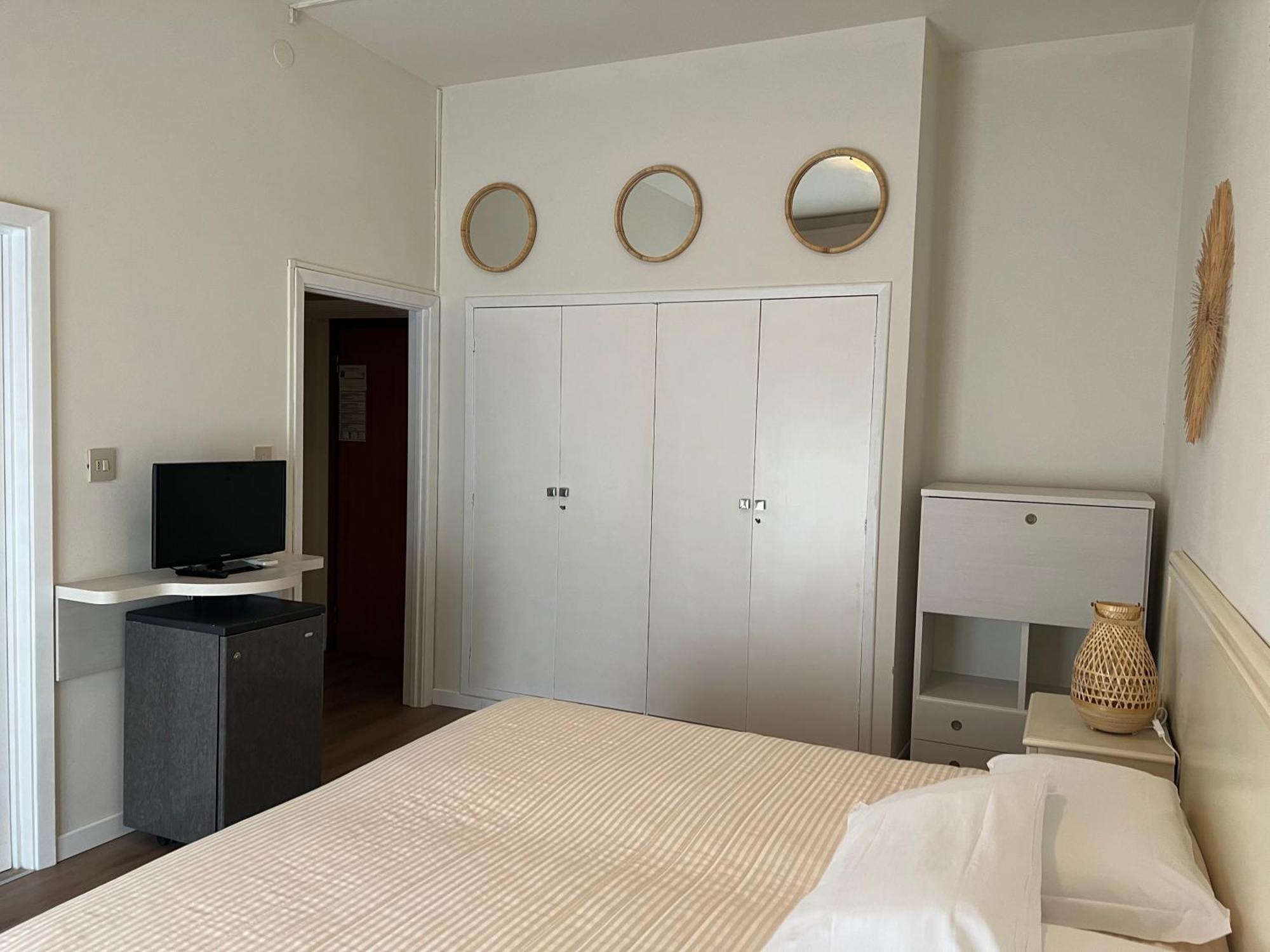 G&D Hotel Deanna Pool&Brunch Milano Marittima Værelse billede