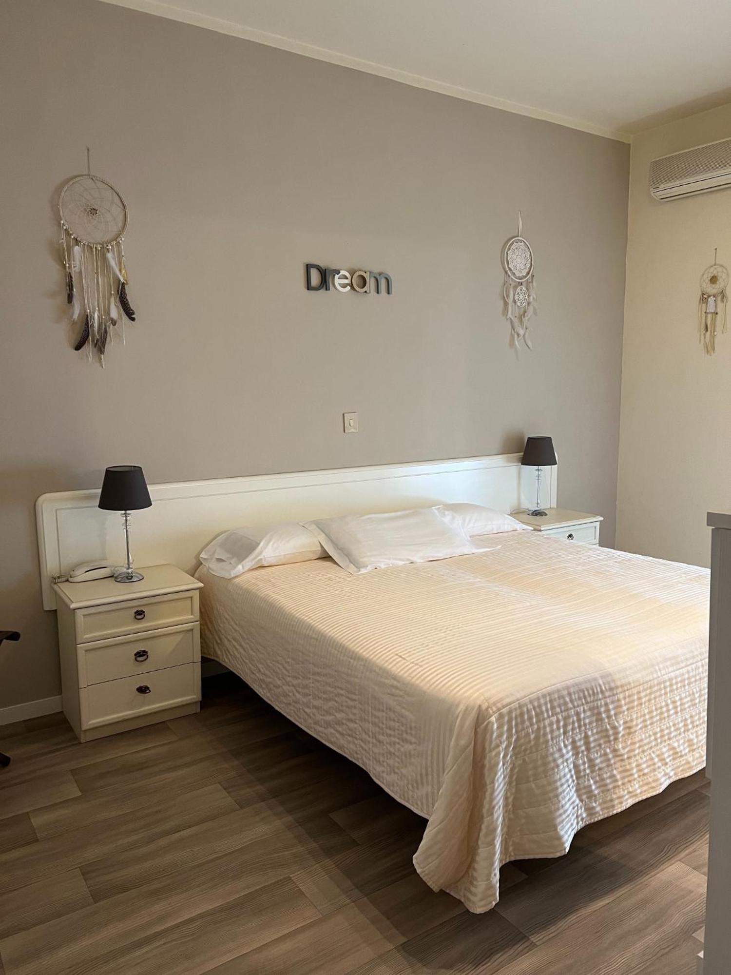 G&D Hotel Deanna Pool&Brunch Milano Marittima Værelse billede
