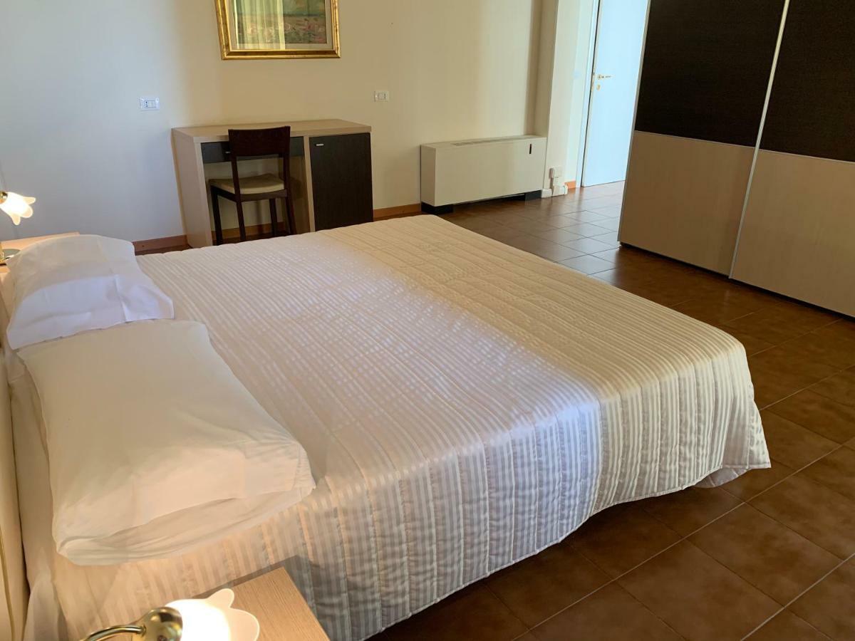 G&D Hotel Deanna Pool&Brunch Milano Marittima Eksteriør billede